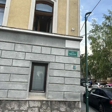 Deluxe Amar アパート *